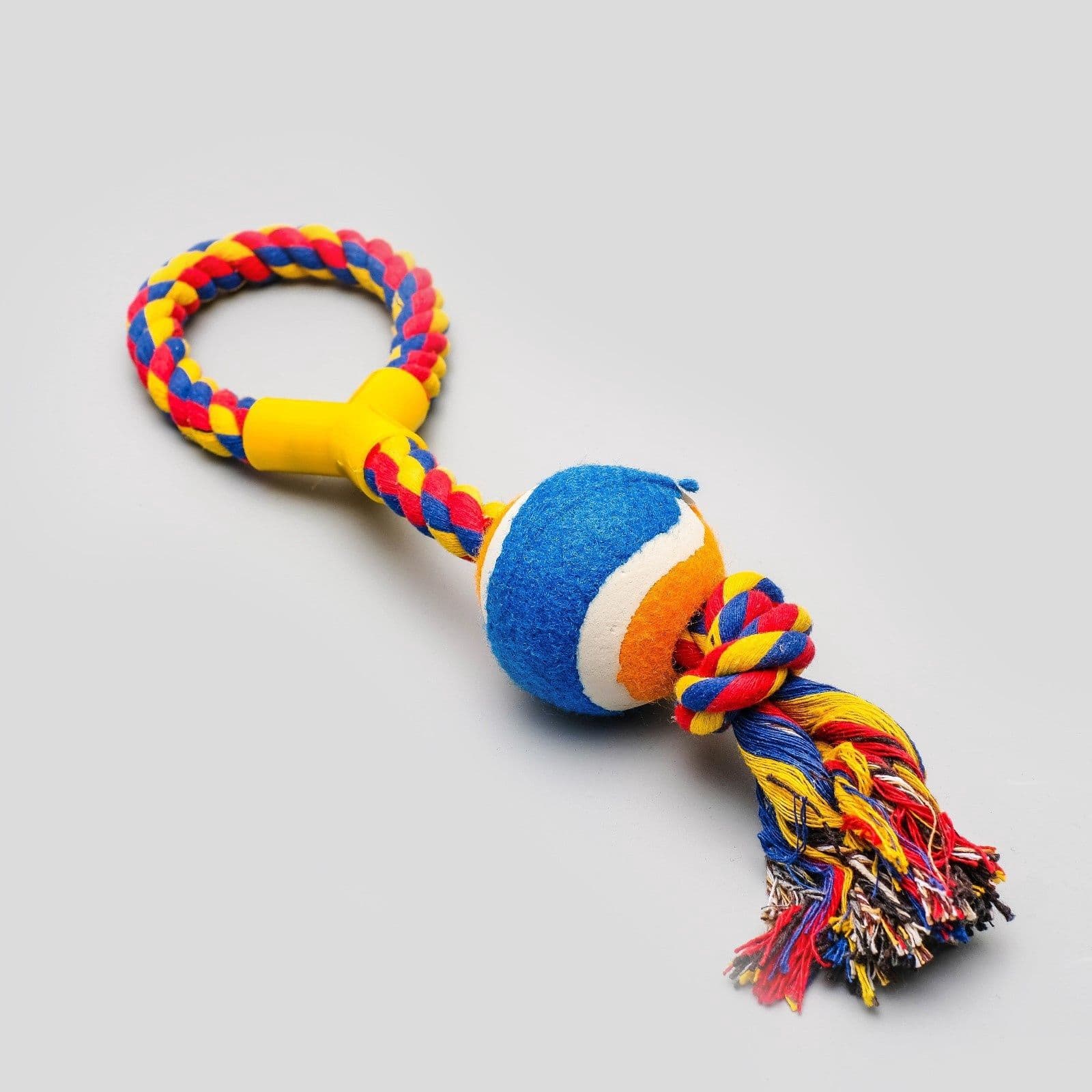Игрушка канатная с ручкой и мячом, до 150 г, до 35 см.