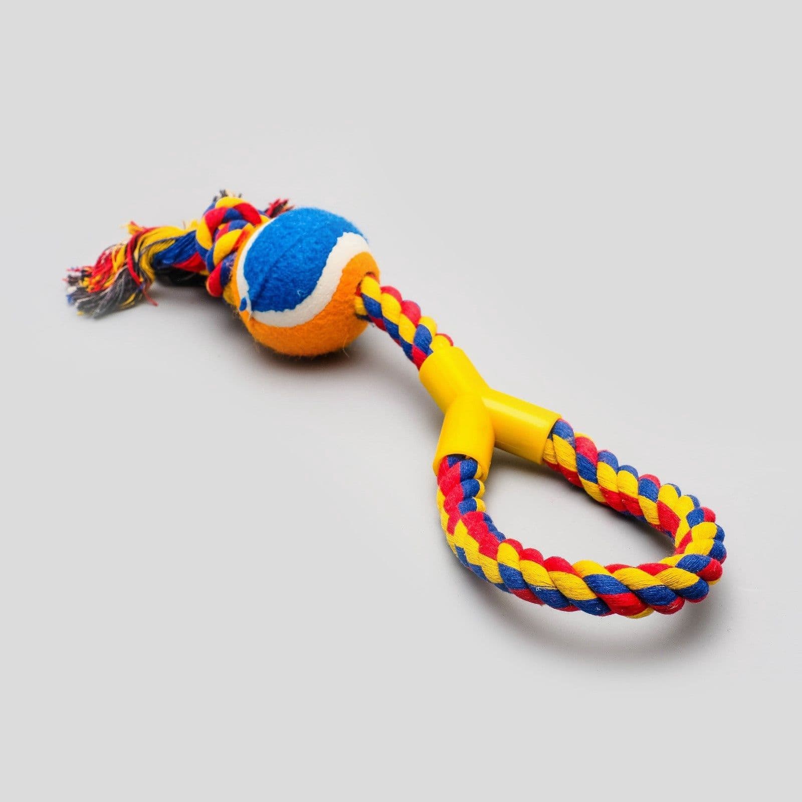 Игрушка канатная с ручкой и мячом, до 150 г, до 35 см.